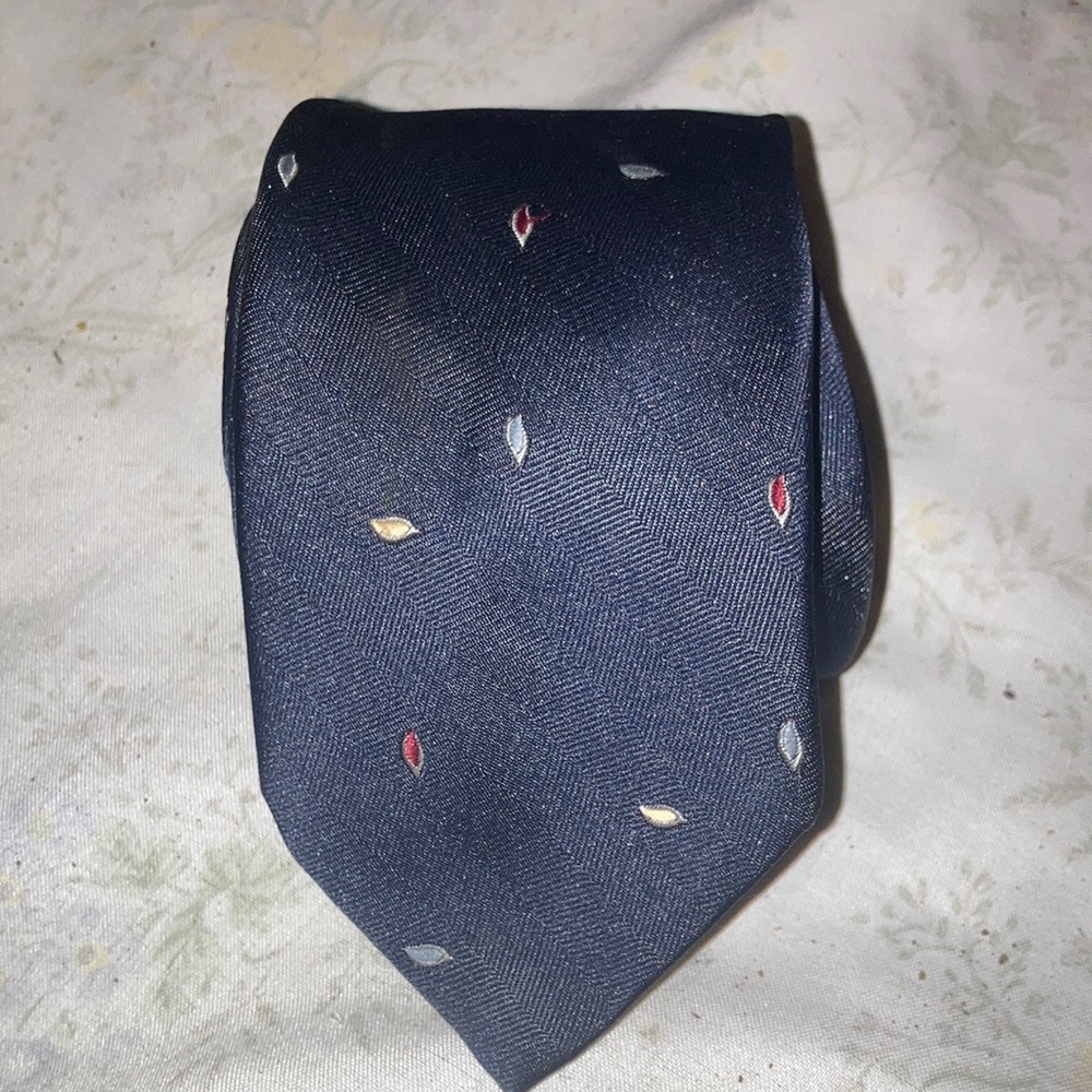 Corum by Van Heusen Men’s necktie